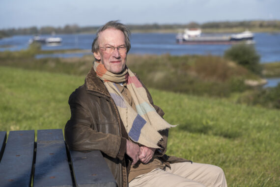 Voorzitter Huurdersvereniging Millingen aan de Rijn langs de Rijn